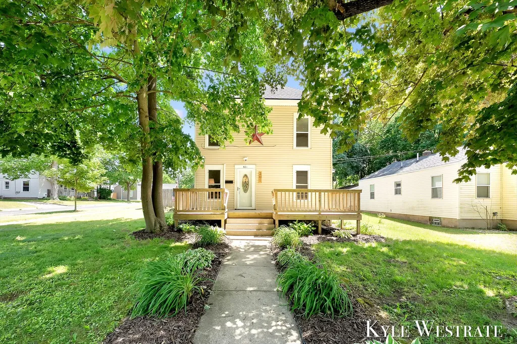 301 W Montcalm Street Greenville City MI 48838