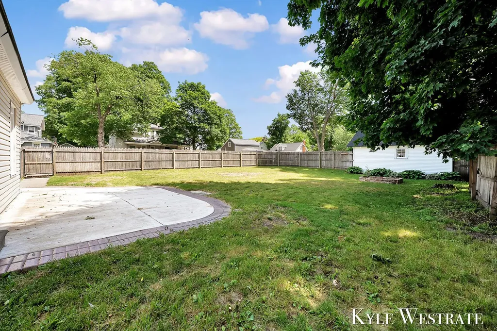 301 W Montcalm Street Greenville City MI 48838