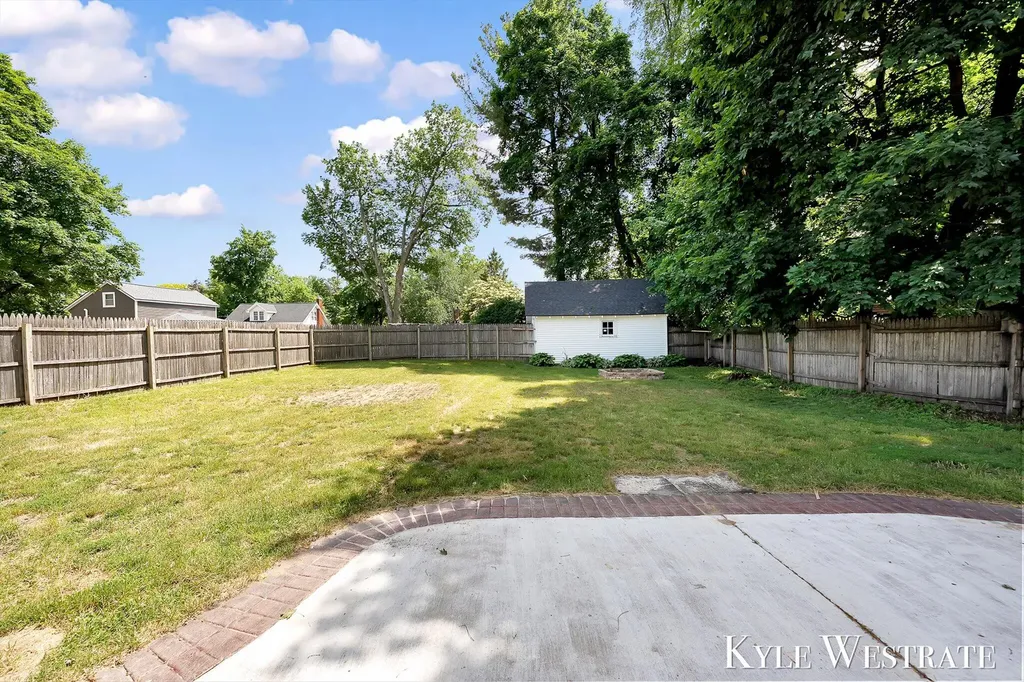 301 W Montcalm Street Greenville City MI 48838