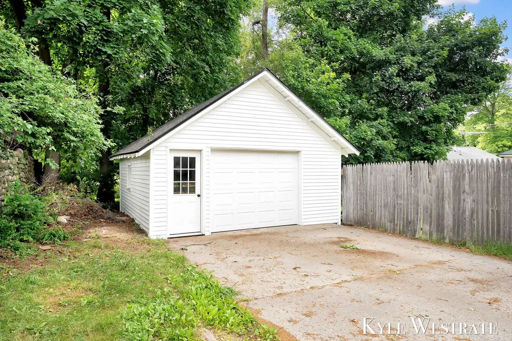 301 W Montcalm Street Greenville City MI 48838