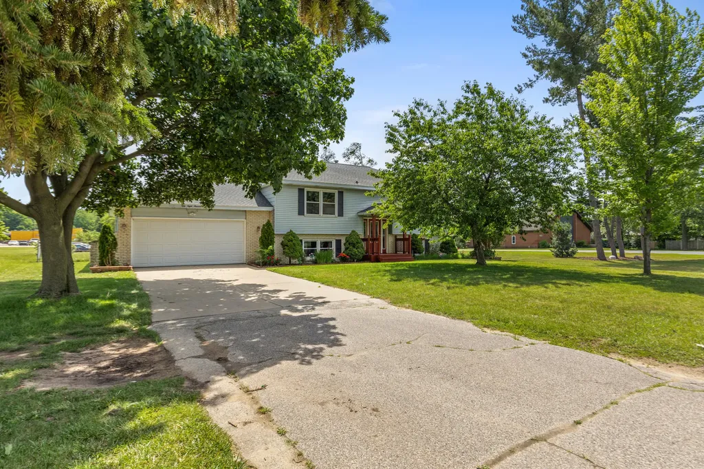 5800 Eastern Avenue SE Kentwood City MI 49508