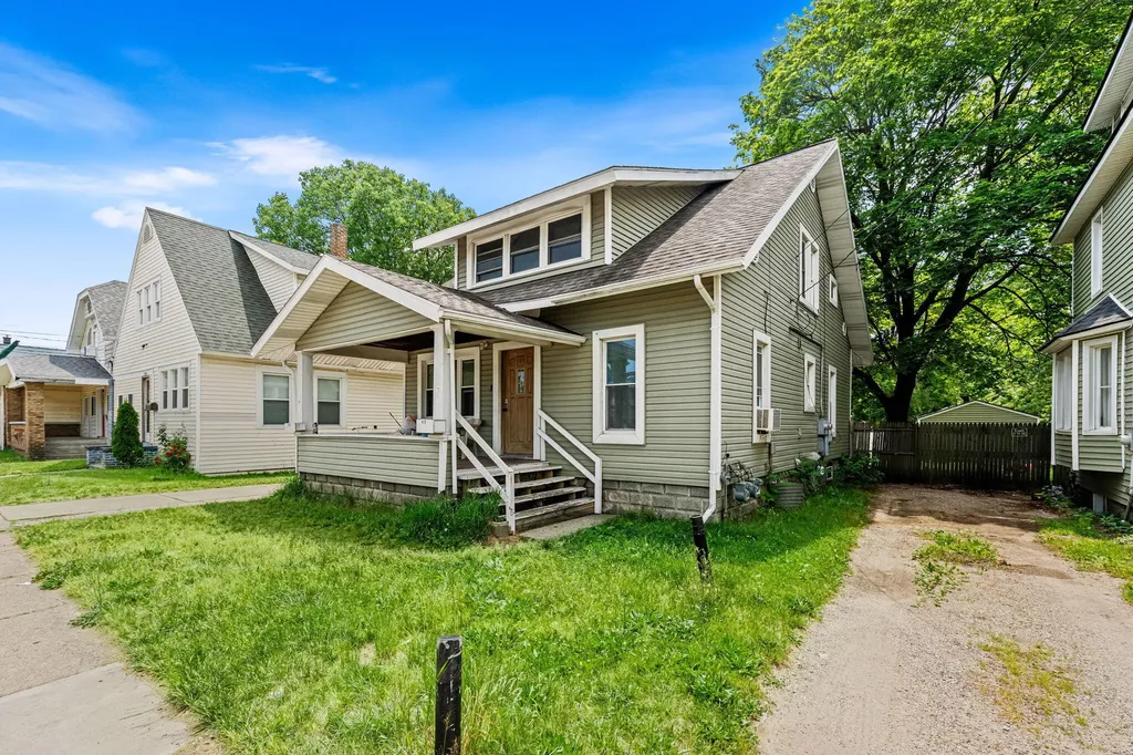 348 Burton Street SW Grand Rapids City MI 49507
