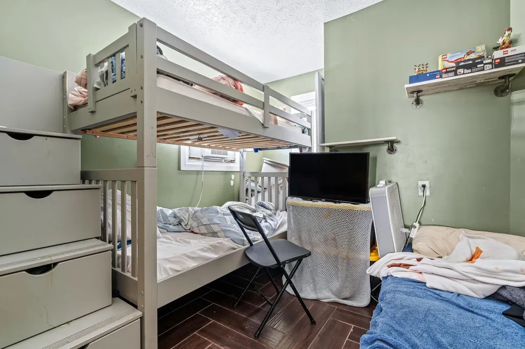348 Burton Street SW Grand Rapids City MI 49507