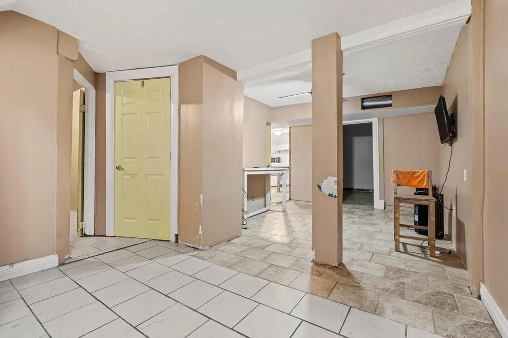 348 Burton Street SW Grand Rapids City MI 49507
