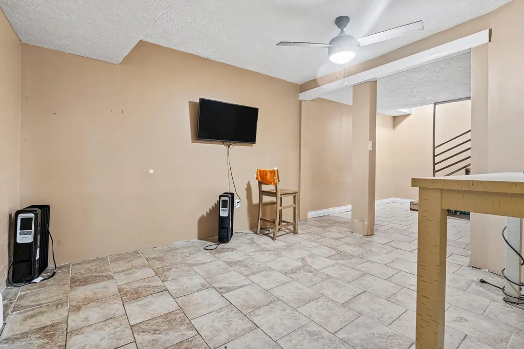 348 Burton Street SW Grand Rapids City MI 49507