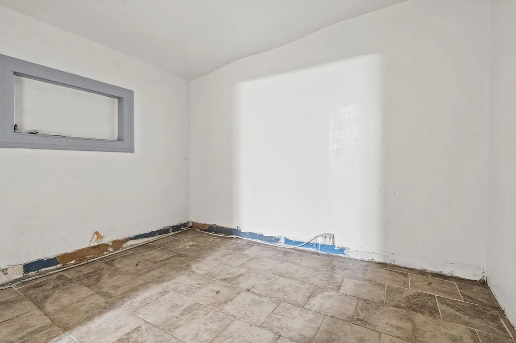 348 Burton Street SW Grand Rapids City MI 49507