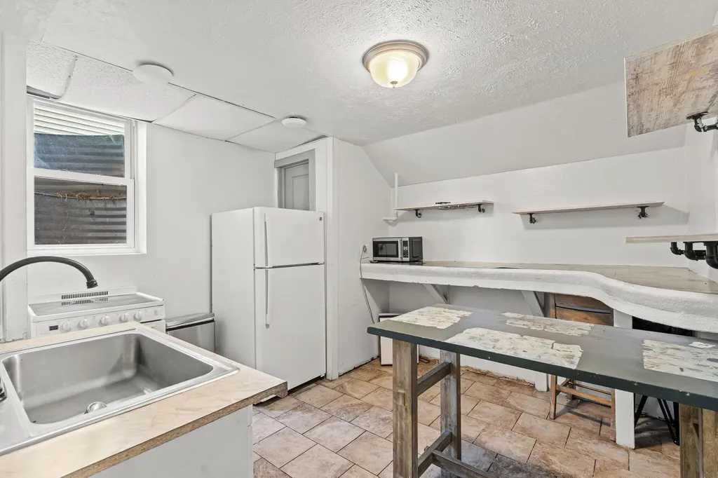 348 Burton Street SW Grand Rapids City MI 49507