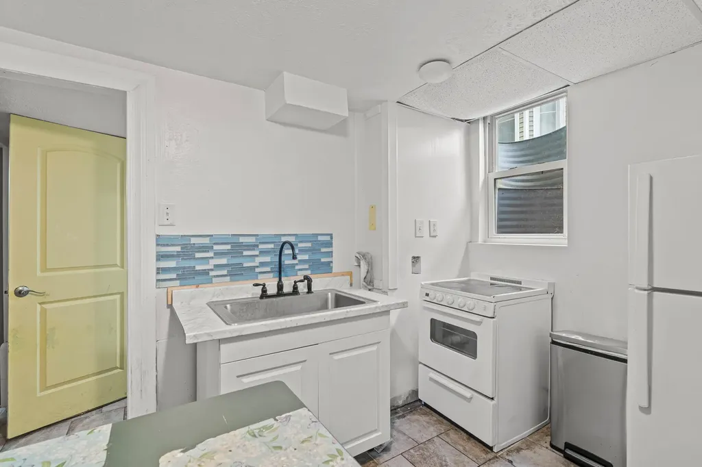 348 Burton Street SW Grand Rapids City MI 49507