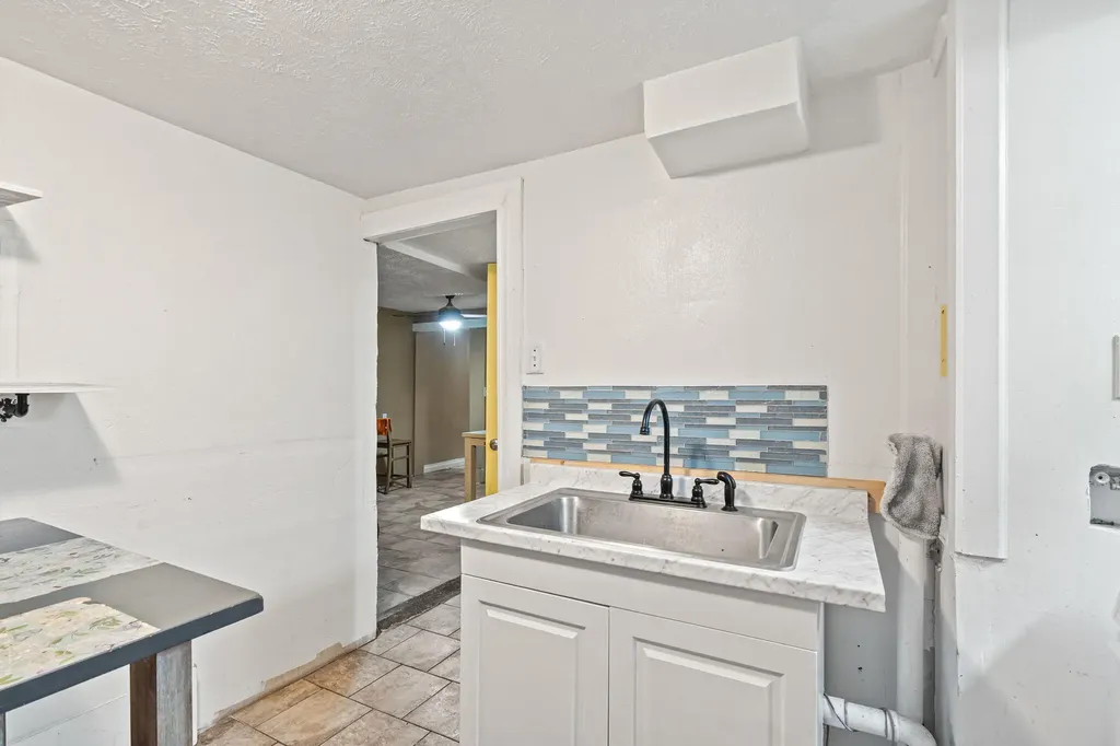 348 Burton Street SW Grand Rapids City MI 49507