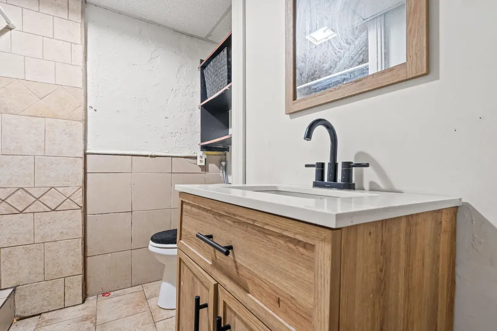 348 Burton Street SW Grand Rapids City MI 49507