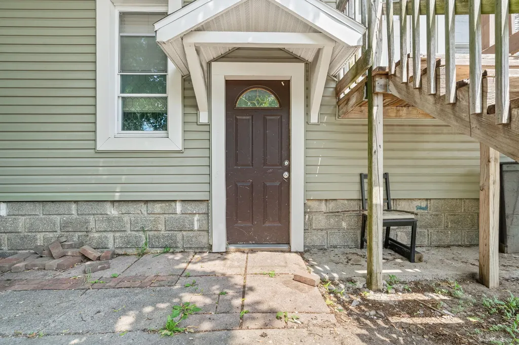 348 Burton Street SW Grand Rapids City MI 49507
