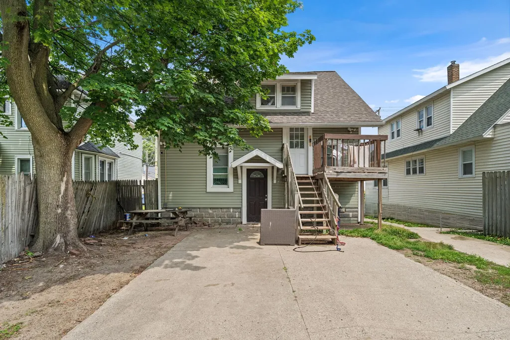 348 Burton Street SW Grand Rapids City MI 49507
