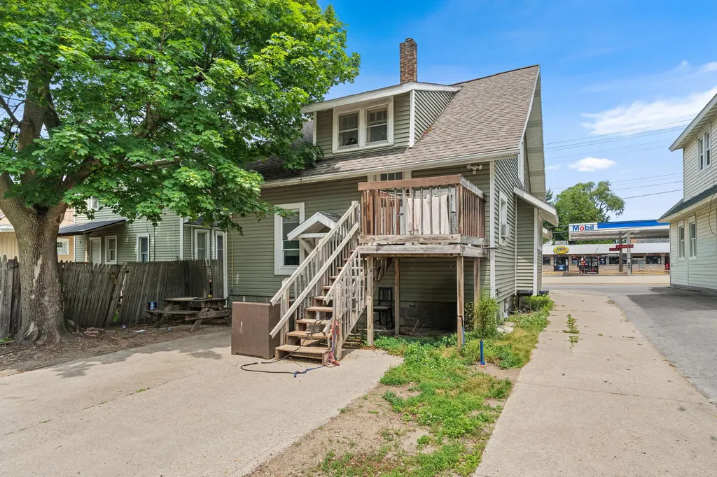 348 Burton Street SW Grand Rapids City MI 49507