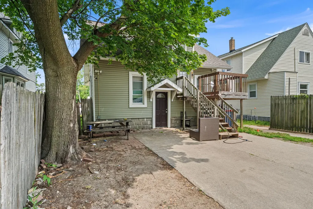 348 Burton Street SW Grand Rapids City MI 49507