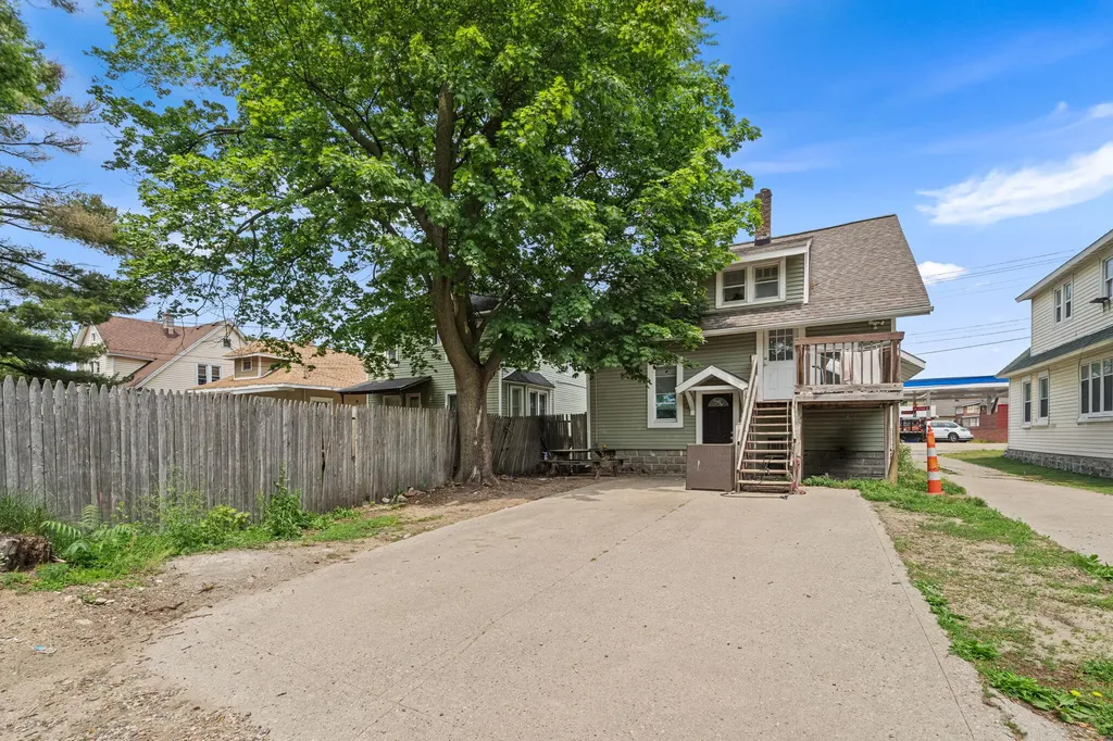 348 Burton Street SW Grand Rapids City MI 49507