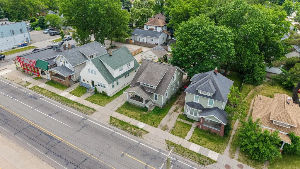 348 Burton Street SW Grand Rapids City MI 49507
