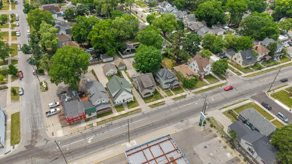 348 Burton Street SW Grand Rapids City MI 49507