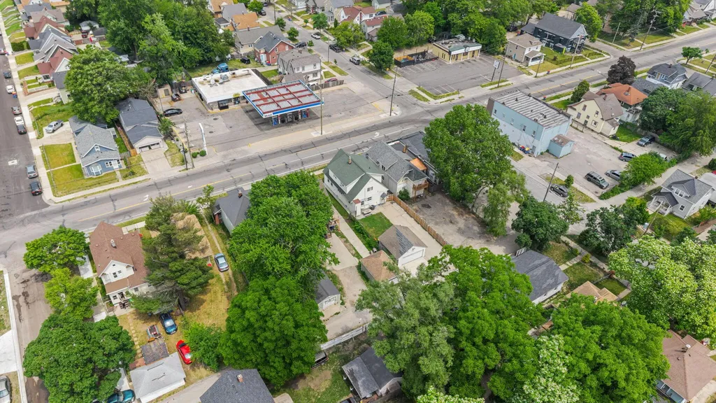 348 Burton Street SW Grand Rapids City MI 49507
