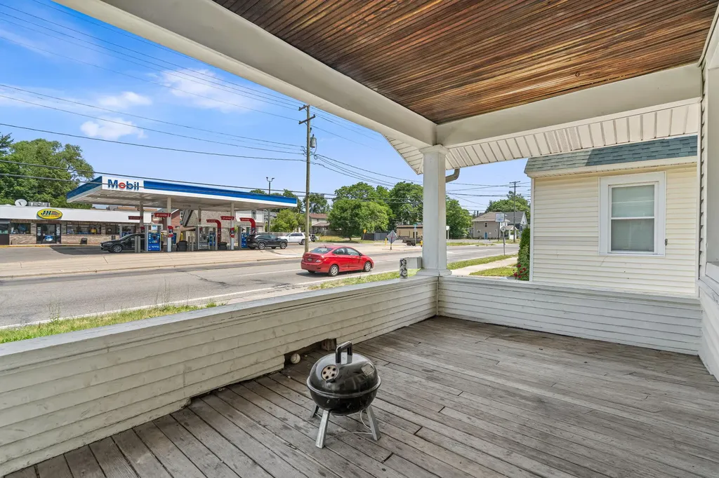 348 Burton Street SW Grand Rapids City MI 49507