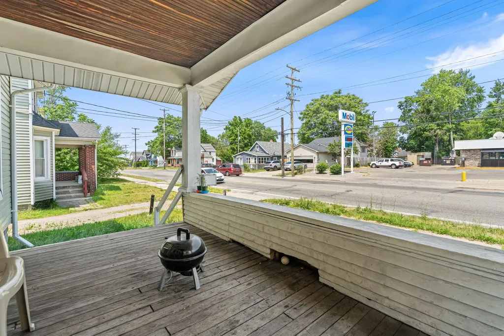 348 Burton Street SW Grand Rapids City MI 49507