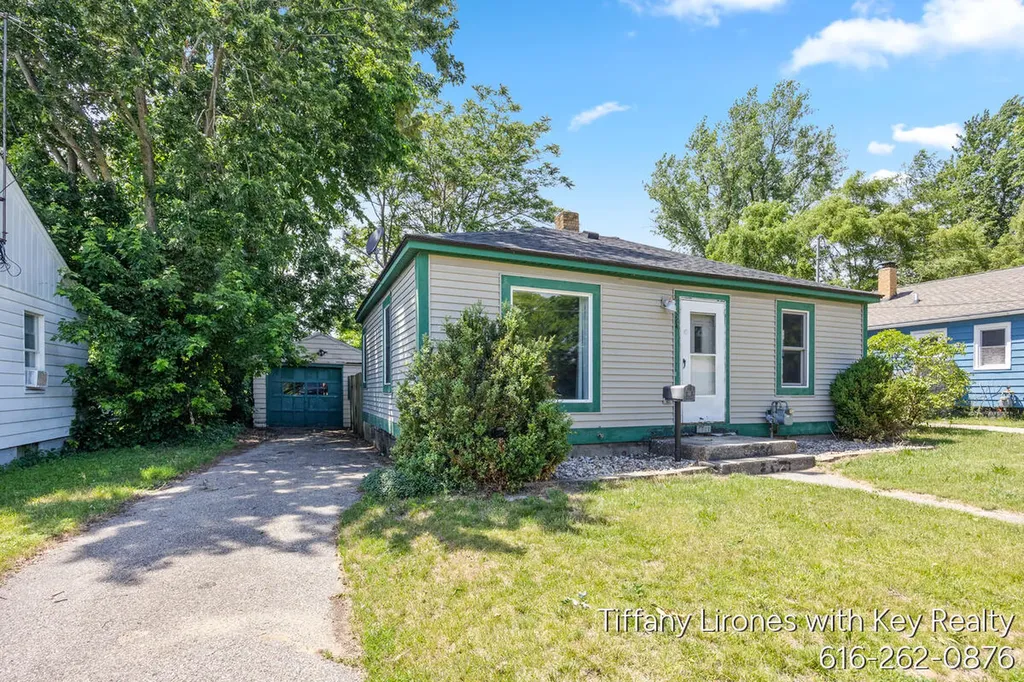 3241 Buchanan Avenue SW Wyoming City MI 49548