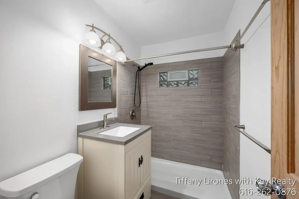 3241 Buchanan Avenue SW Wyoming City MI 49548