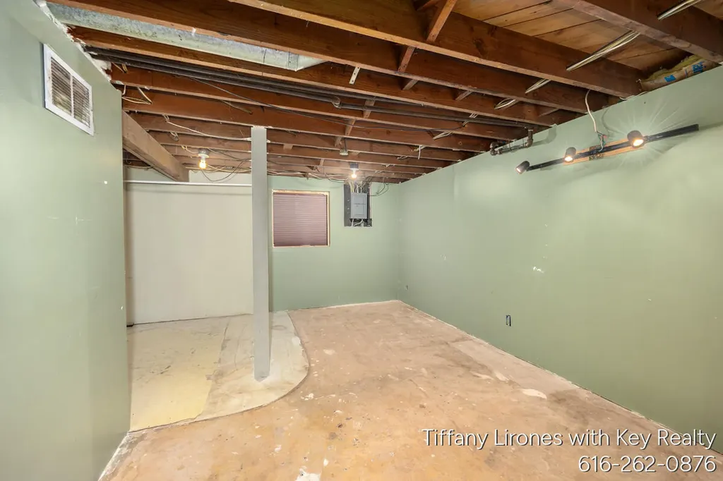 3241 Buchanan Avenue SW Wyoming City MI 49548