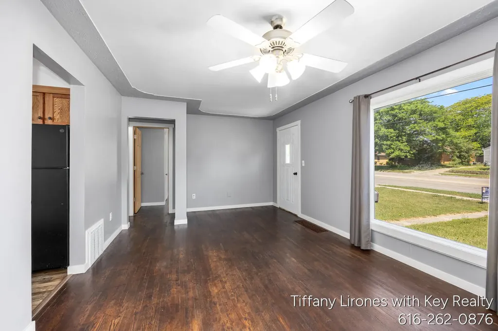 3241 Buchanan Avenue SW Wyoming City MI 49548