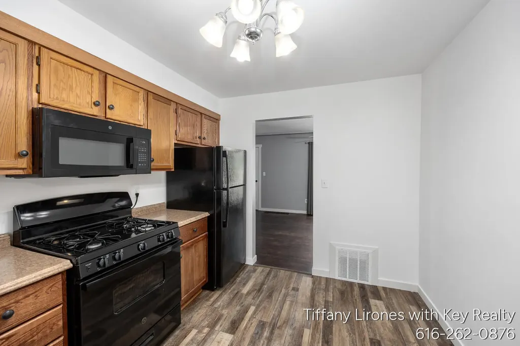 3241 Buchanan Avenue SW Wyoming City MI 49548