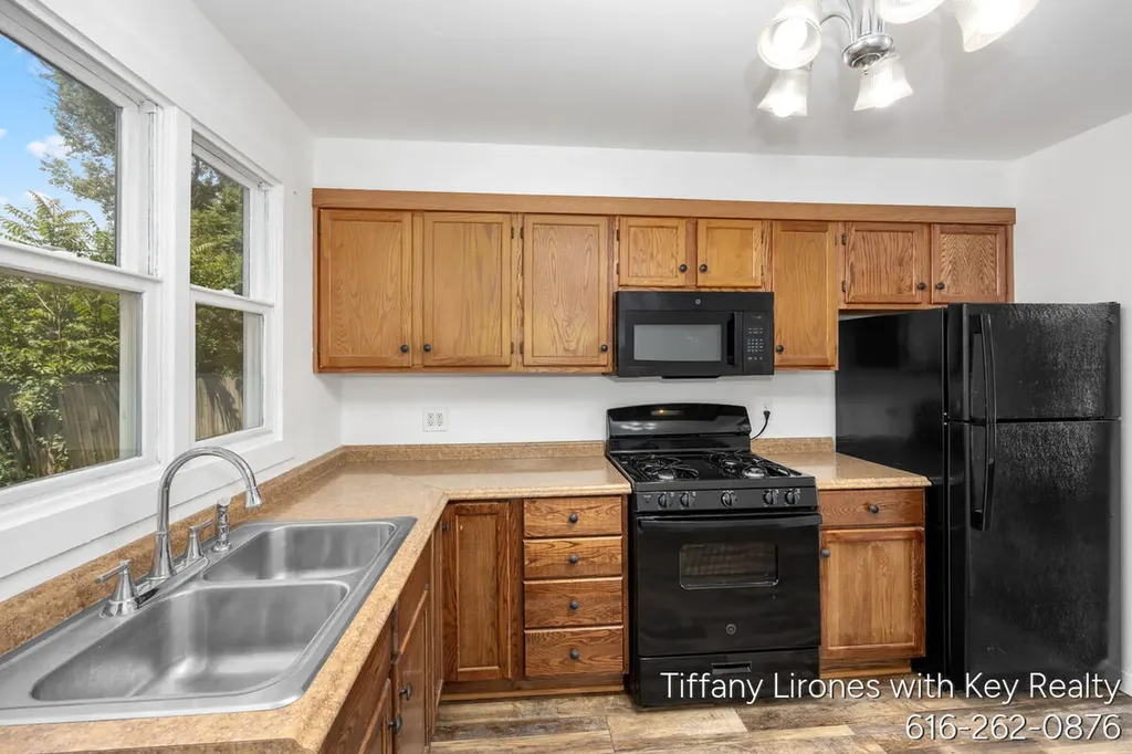 3241 Buchanan Avenue SW Wyoming City MI 49548