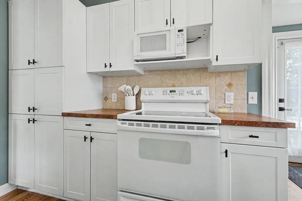 1855 Philadelphia Avenue SE Grand Rapids City MI 49507