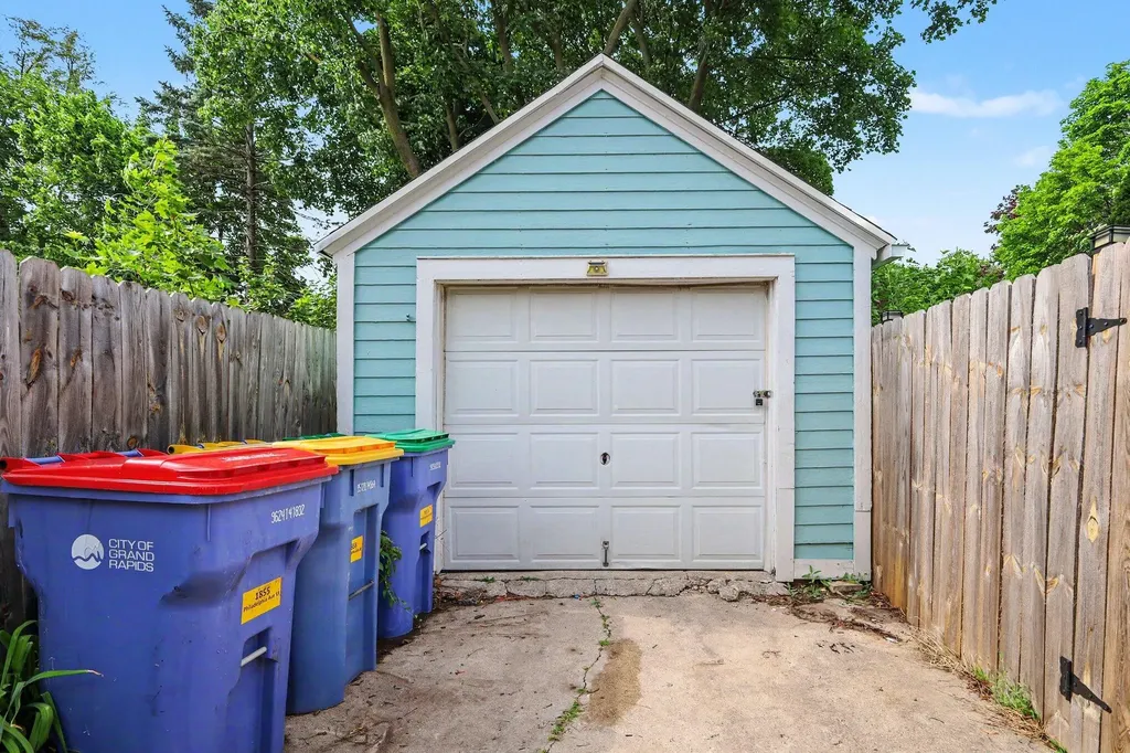 1855 Philadelphia Avenue SE Grand Rapids City MI 49507