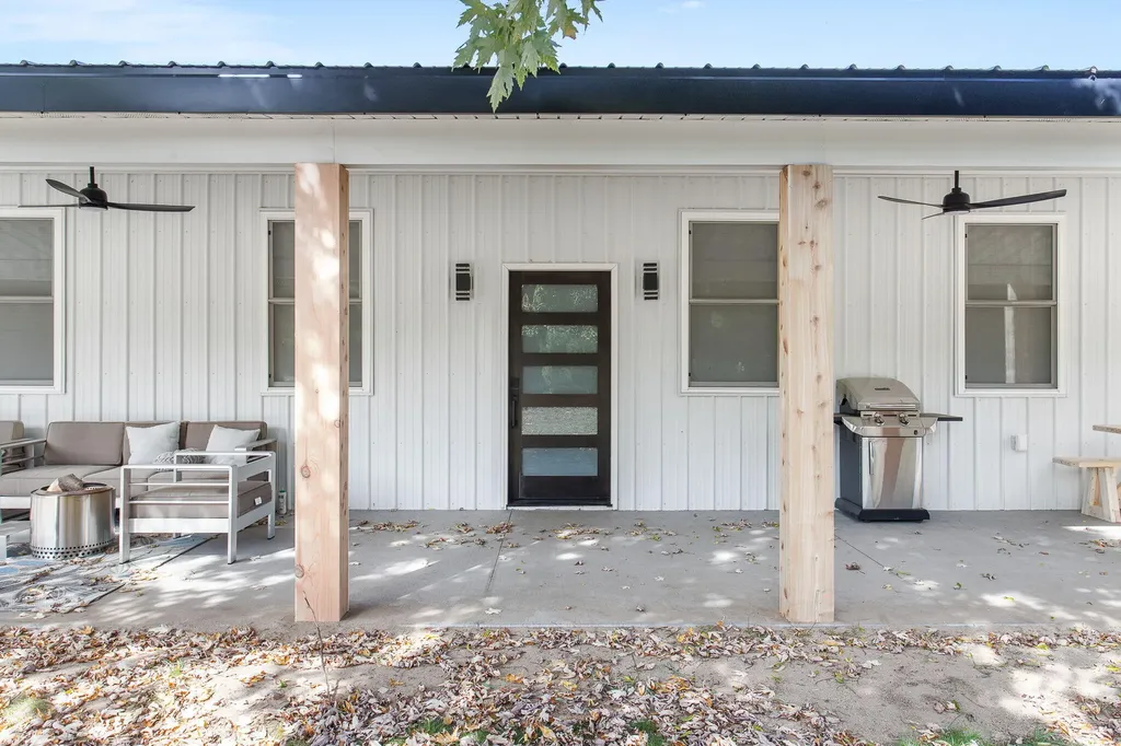 7924 S Beech Avenue Croton Township MI 49329