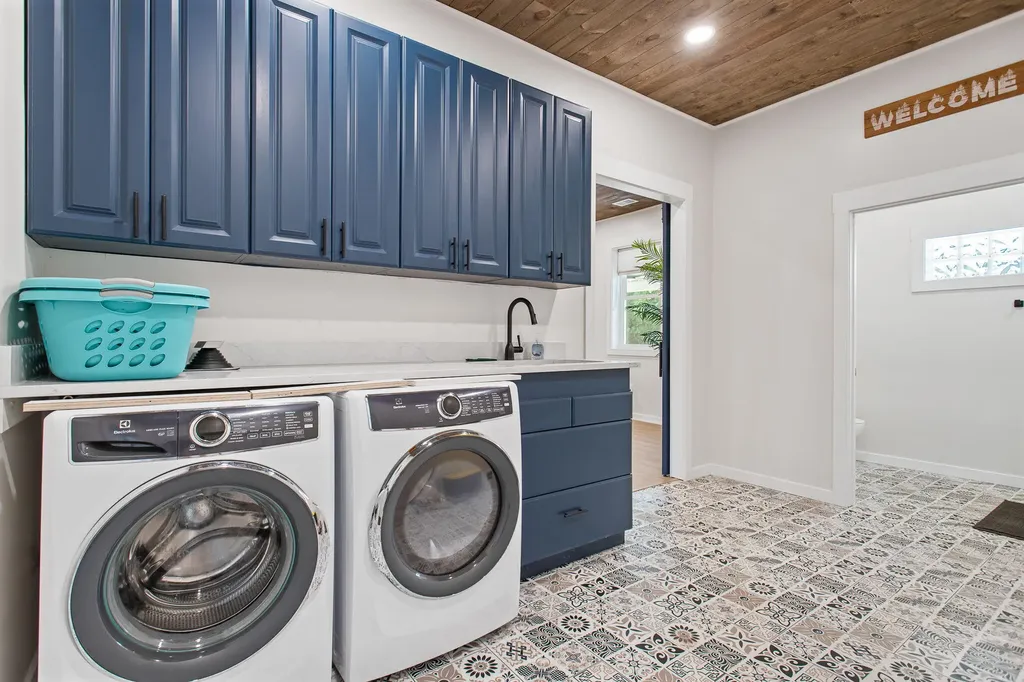 7924 S Beech Avenue Croton Township MI 49329