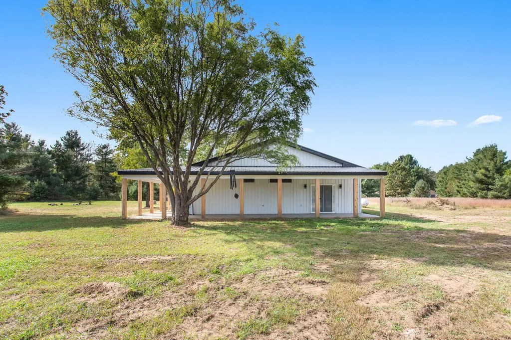 7924 S Beech Avenue Croton Township MI 49329