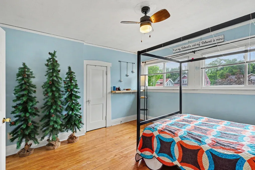 1834 Collins Avenue SE Grand Rapids City MI 49507