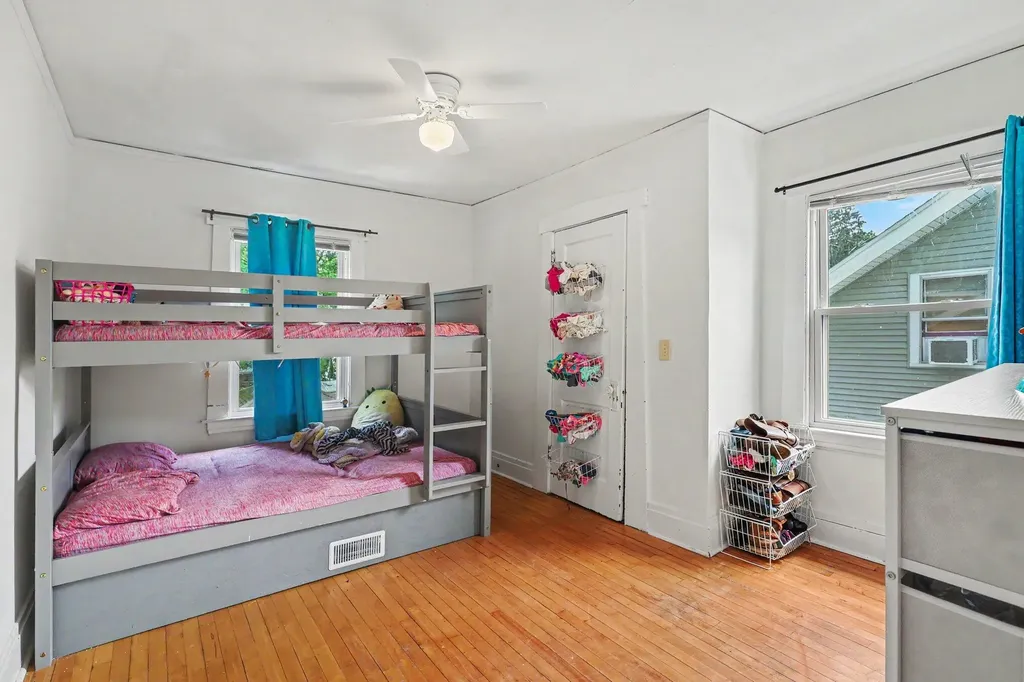 1834 Collins Avenue SE Grand Rapids City MI 49507