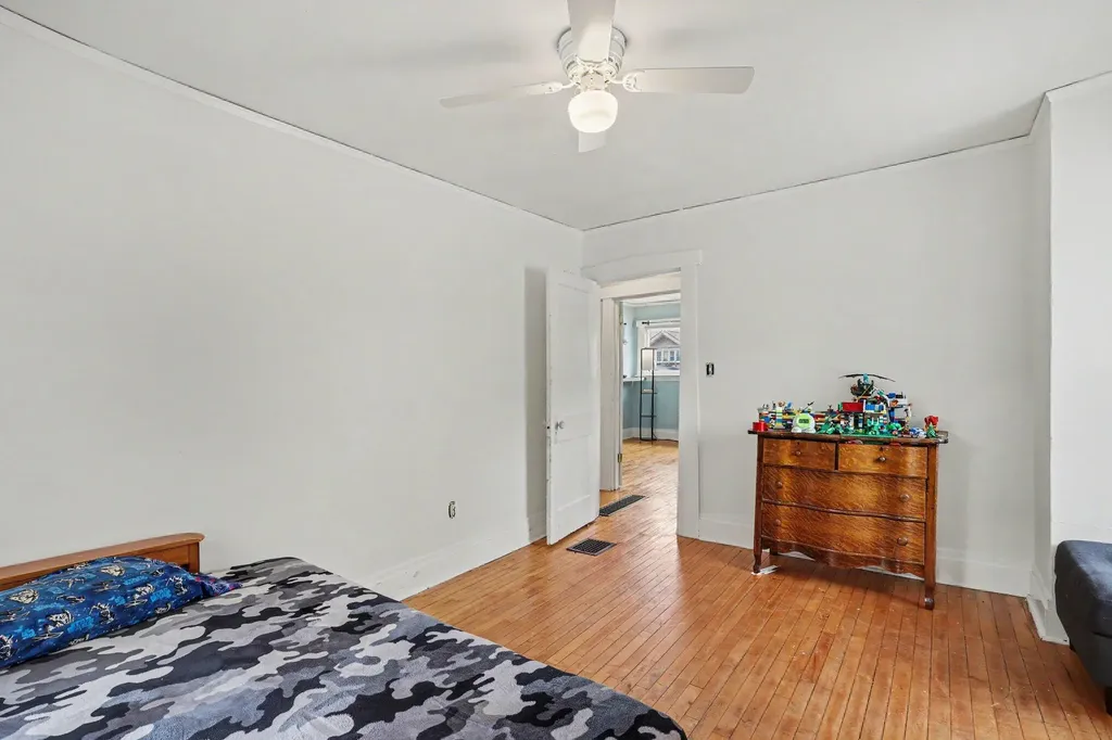 1834 Collins Avenue SE Grand Rapids City MI 49507