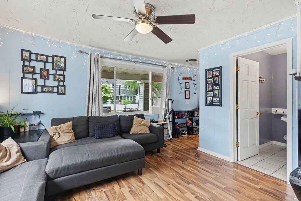 1834 Collins Avenue SE Grand Rapids City MI 49507