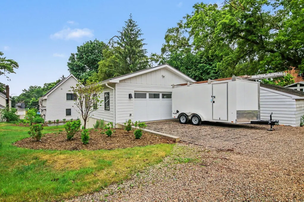 720 NE Eastern Avenue NE Grand Rapids City MI 49503