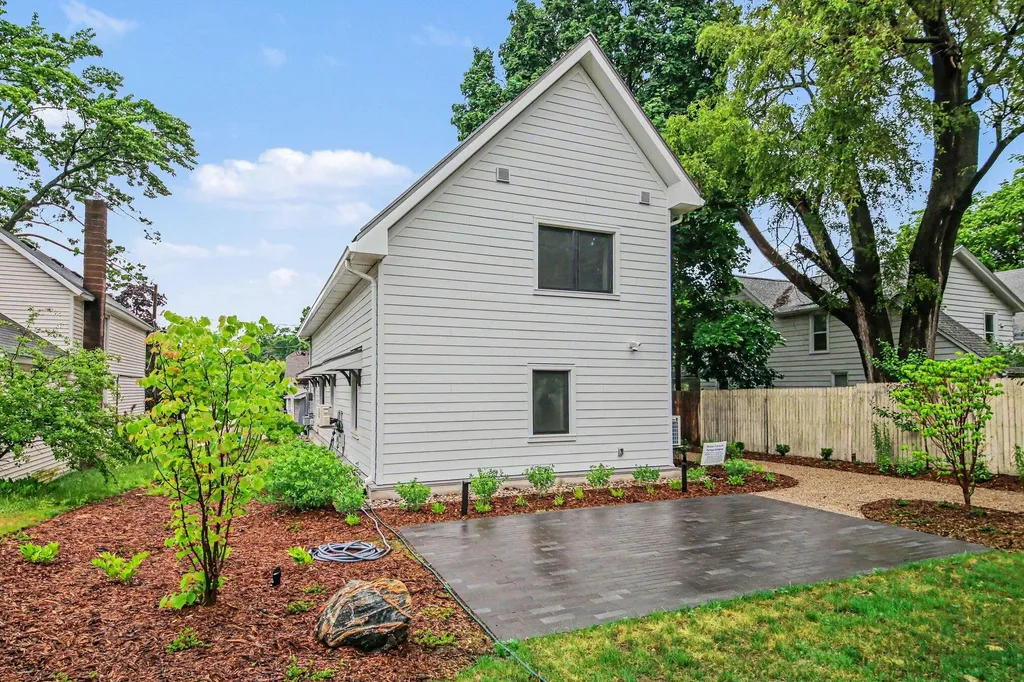 720 NE Eastern Avenue NE Grand Rapids City MI 49503