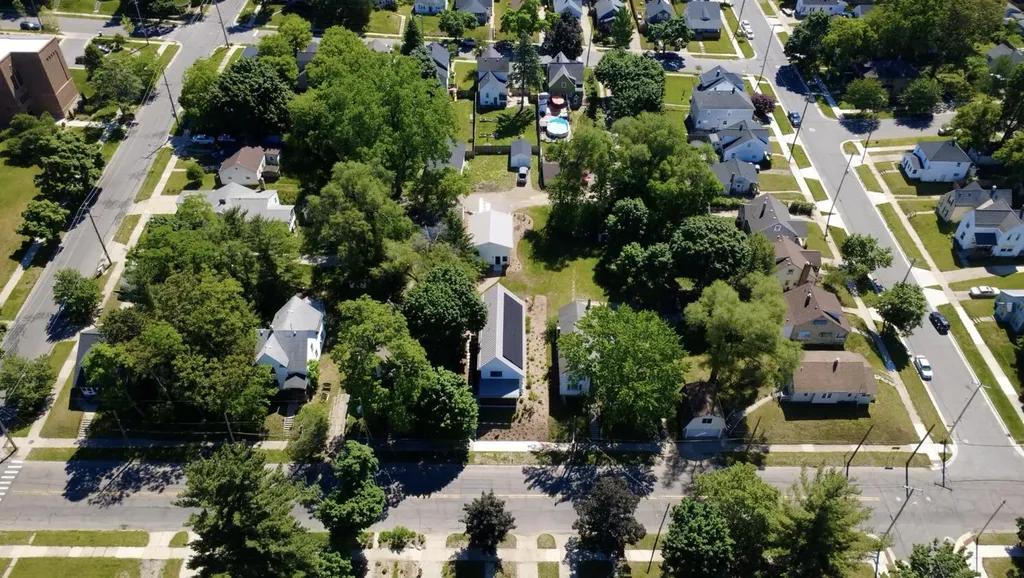 720 NE Eastern Avenue NE Grand Rapids City MI 49503