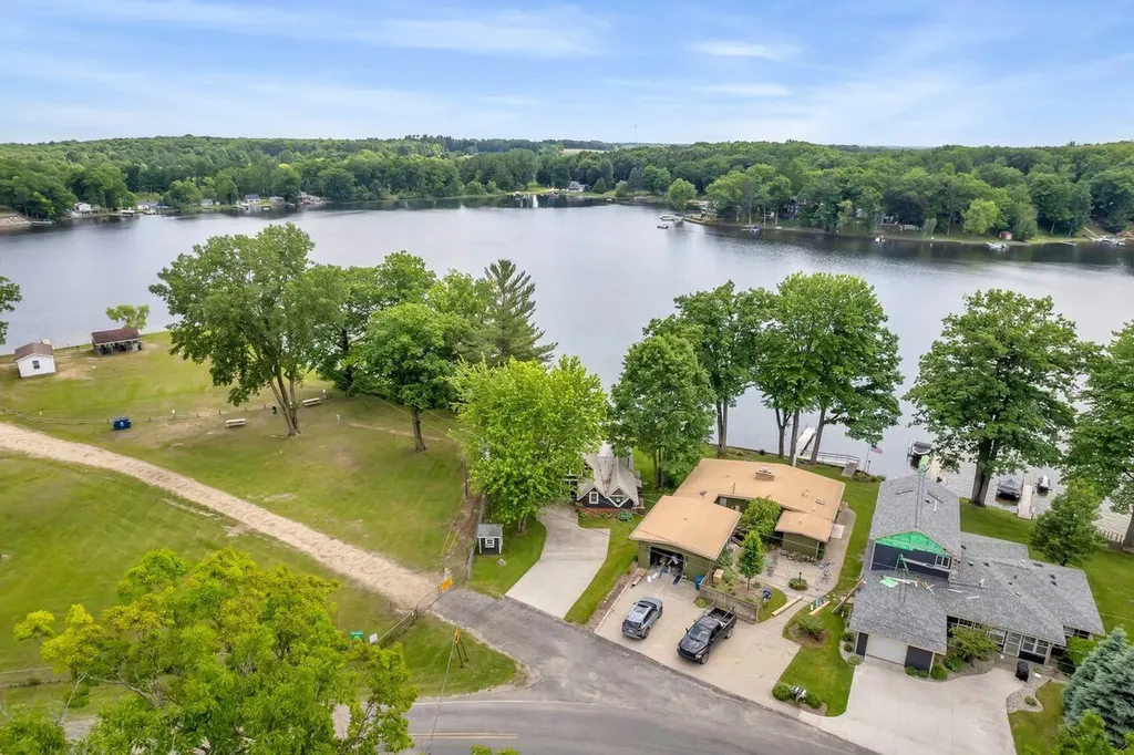 6501 Schmeid Road Belvidere Township MI 48850
