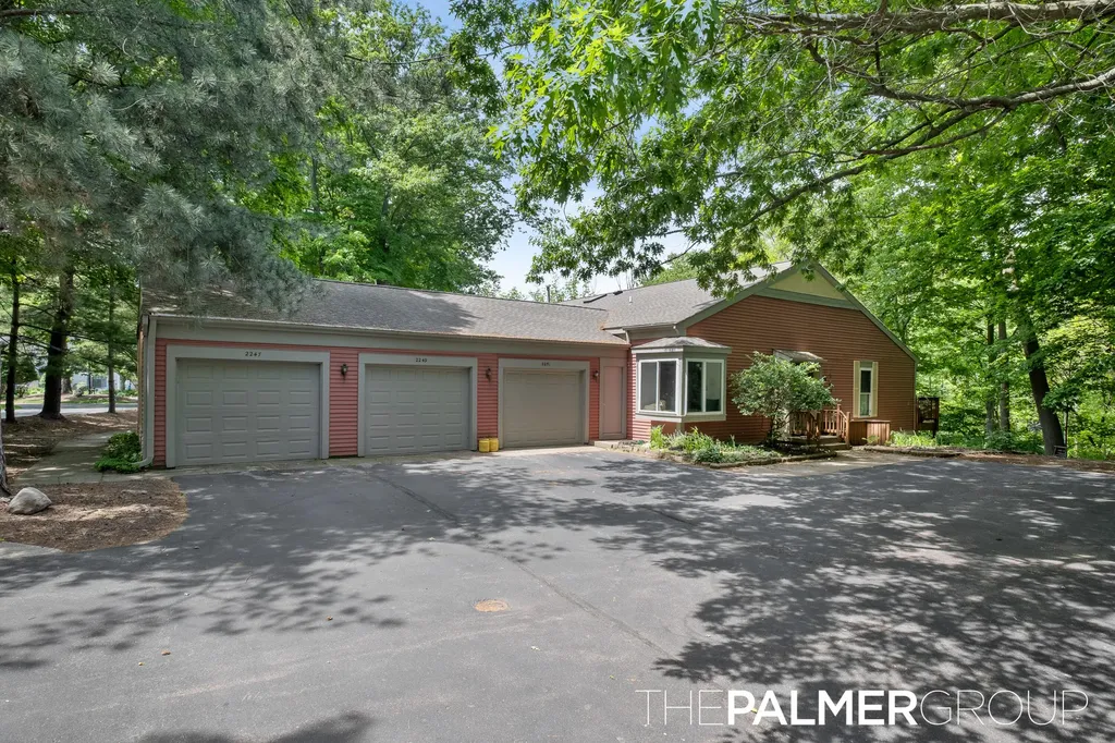 2247 Whisper Cove Drive SE Kentwood City MI 49508