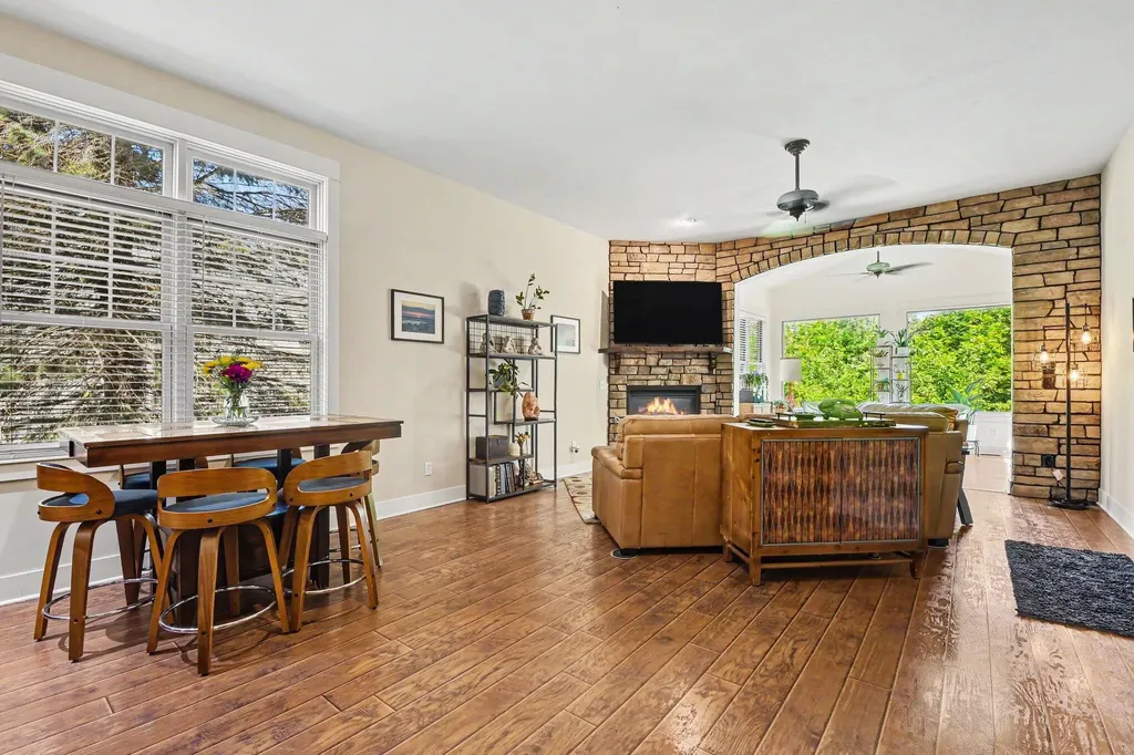 3255 Stormy Creek Drive SE Kentwood City MI 49512