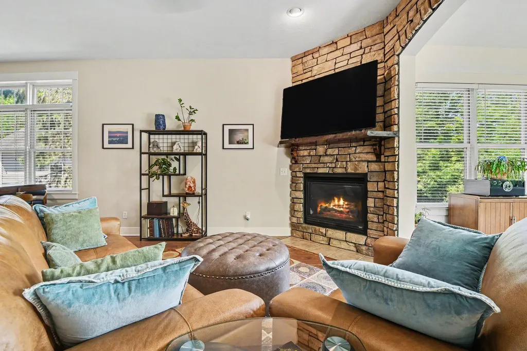 3255 Stormy Creek Drive SE Kentwood City MI 49512