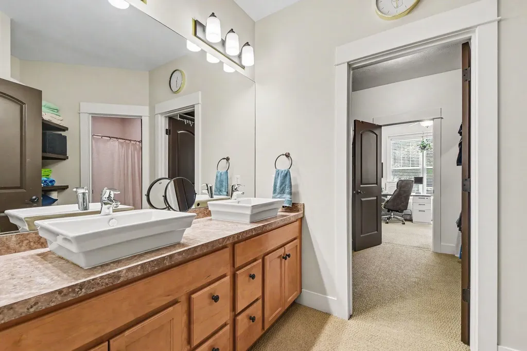 3255 Stormy Creek Drive SE Kentwood City MI 49512