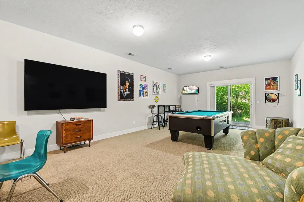 3255 Stormy Creek Drive SE Kentwood City MI 49512