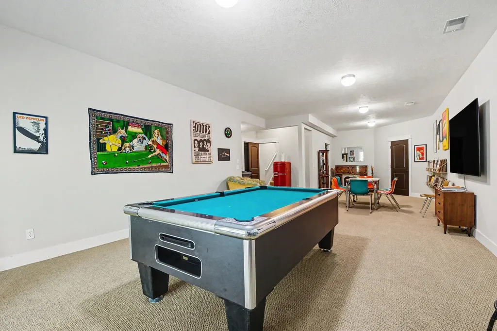 3255 Stormy Creek Drive SE Kentwood City MI 49512