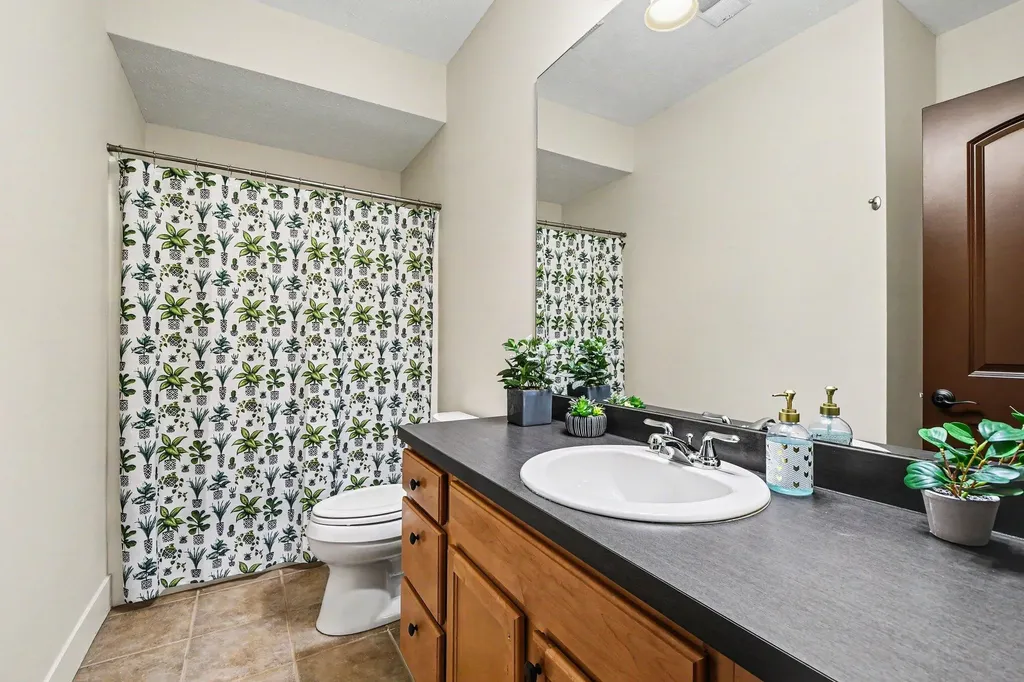 3255 Stormy Creek Drive SE Kentwood City MI 49512